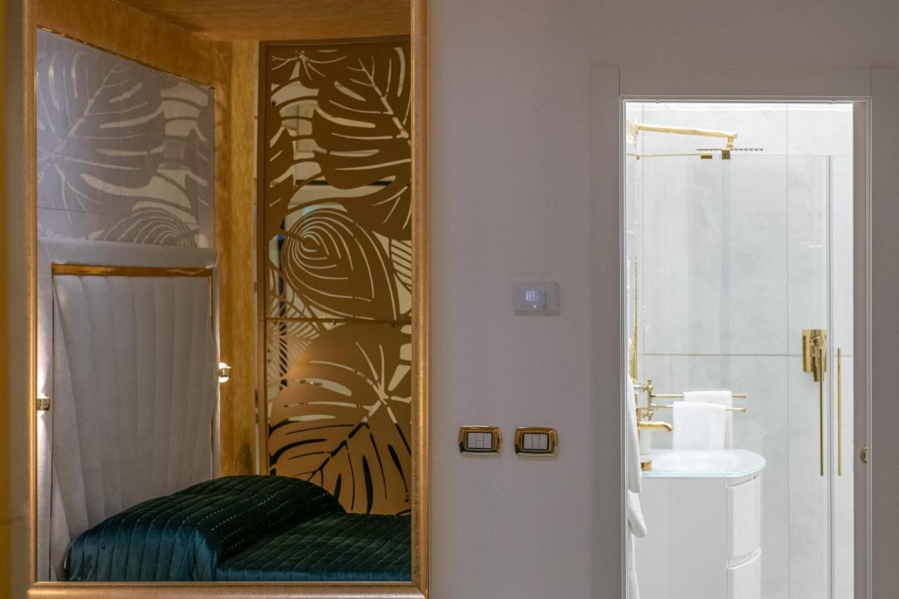 Fashion Apartment Gold Bologna With Jacuzzi & Car Garage Exterior photo